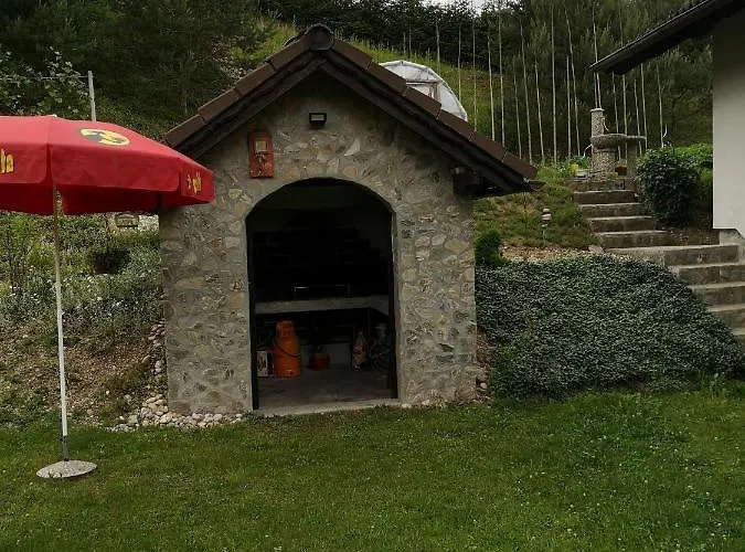 Apartma Jutersek Apartment *